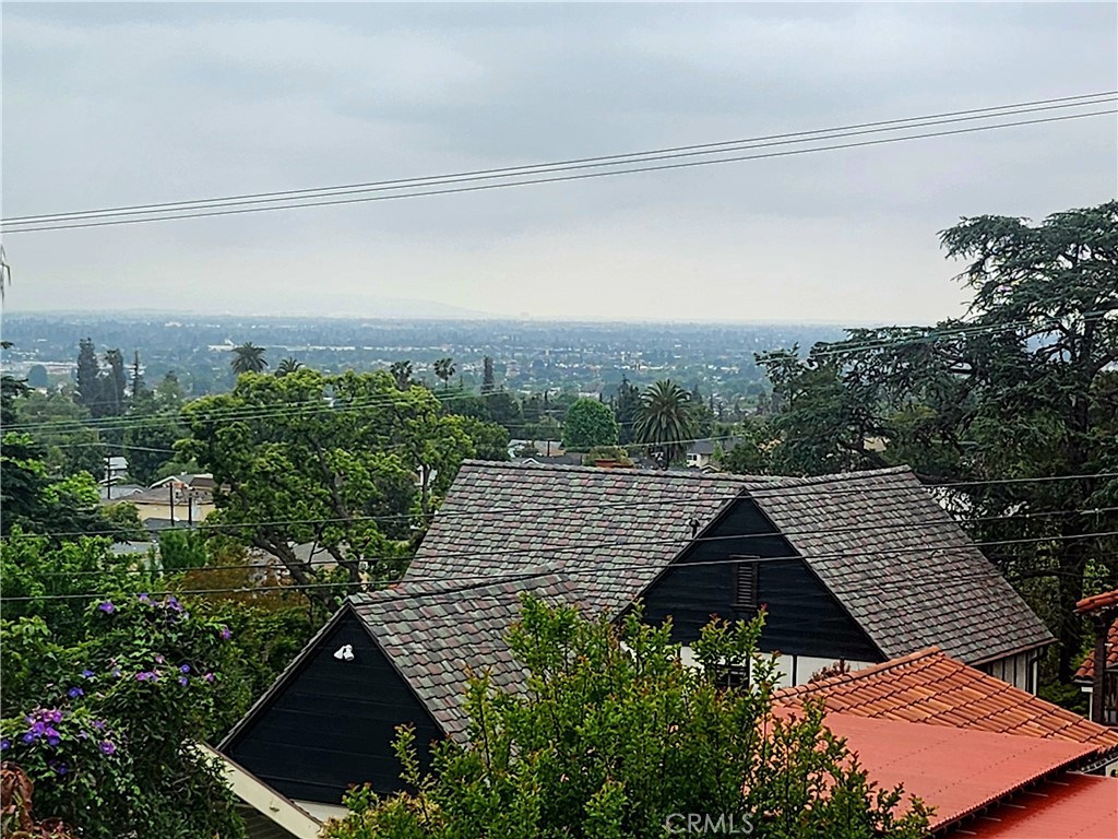https://media.crmls.org/medias/ddbbba89-d1fd-4fd2-9ad1-0356b829837b.jpg?preset=X-Large