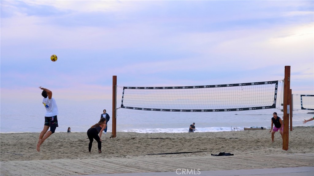 https://media.crmls.org/medias/ddbbdb81-bc41-4361-a8ff-b6c6d2c11173.jpg?preset=X-Large