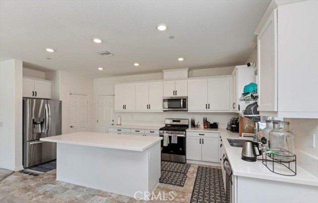 Detail Gallery Image 7 of 23 For 21288 Telegraph Rd, Riverside,  CA 92507 - 5 Beds | 3 Baths