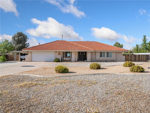 Detail Gallery Image 1 of 60 For 19564 Oneida Rd, Apple Valley,  CA 92307 - 4 Beds | 3 Baths