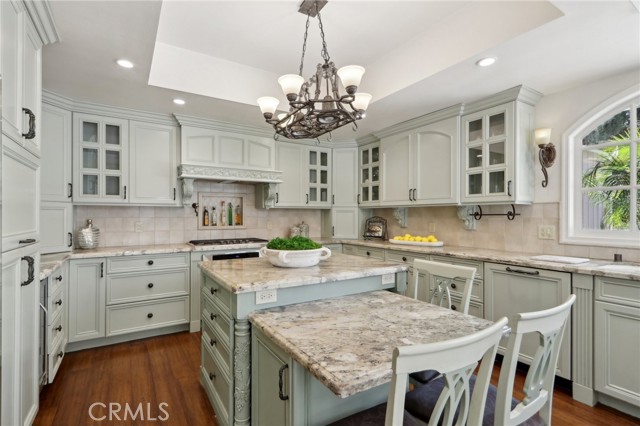 5347 Hinton Avenue, Woodland Hills CA: https://media.crmls.org/medias/ddbc7d14-7449-465f-b766-a29d3f993fbc.jpg