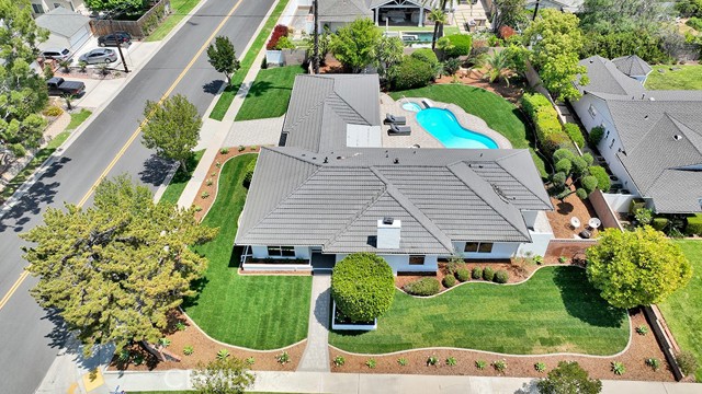 3212 Sunnywood Drive, Fullerton CA: https://media.crmls.org/medias/ddbc80f9-3441-41c2-a017-f037e94ecb90.jpg