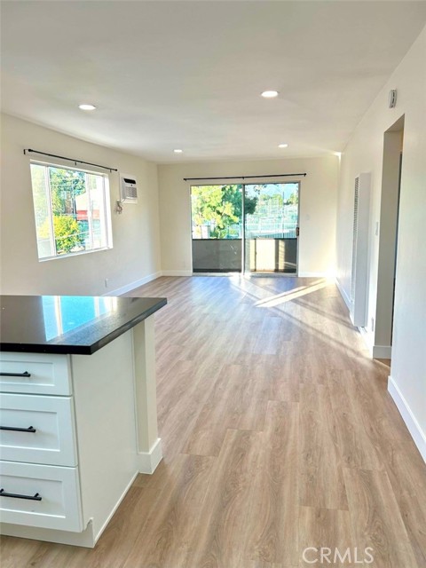 Detail Gallery Image 5 of 14 For 2728 Crestmoore #3,  Los Angeles,  CA 90065 - 2 Beds | 1 Baths