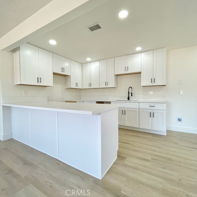 Detail Gallery Image 4 of 6 For 9567 51st St, Jurupa Valley,  CA 92509 - 6 Beds | 4 Baths