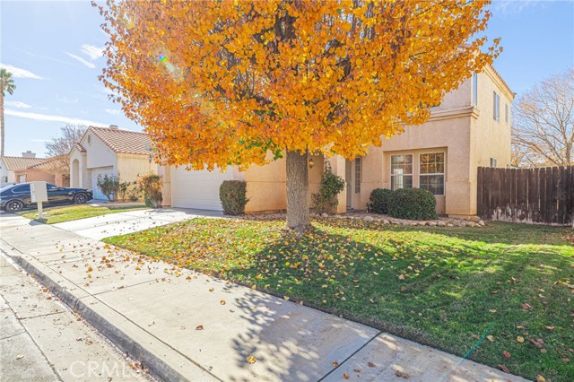 Detail Gallery Image 3 of 34 For 37733 Harvey St, Palmdale,  CA 93550 - 3 Beds | 3 Baths