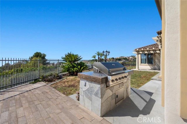 Detail Gallery Image 4 of 22 For 51 Santa Cruz, Rolling Hills Estates,  CA 90274 - 5 Beds | 5/2 Baths