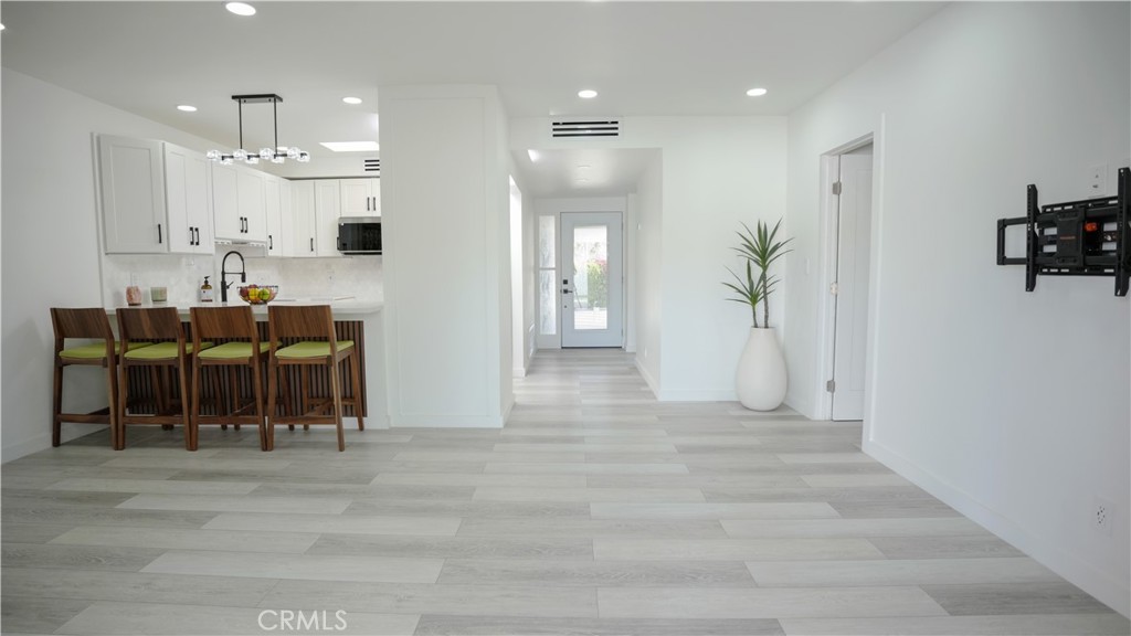 MLS #OC25261102 image #5