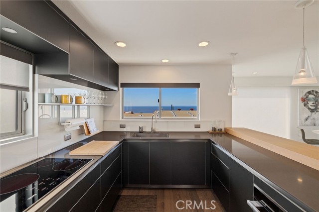 232 32nd Place, Manhattan Beach CA: https://media.crmls.org/medias/ddbeeaef-6295-4525-8fcb-a43c5b7b59b9.jpg