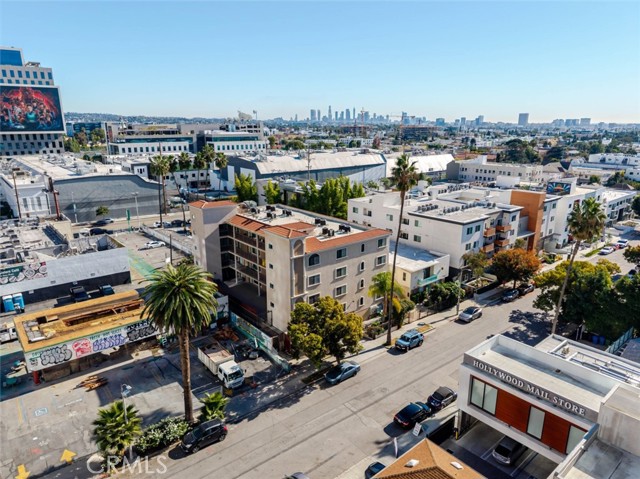 Detail Gallery Image 20 of 21 For 1466 Tamarind Ave #301,  Los Angeles,  CA 90028 - 2 Beds | 2 Baths