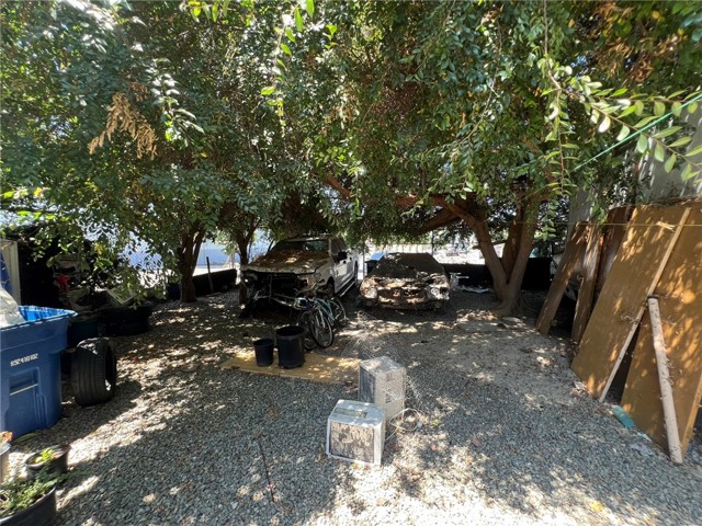 1327 S Gage Avenue, Los Angeles CA: https://media.crmls.org/medias/ddbf29b6-9f5e-4eb4-866b-805a4591f986.jpg