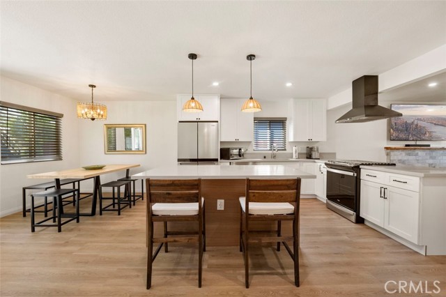 Detail Gallery Image 14 of 31 For 332 Cadillac Cir, Oceanside,  CA 92054 - 3 Beds | 2 Baths