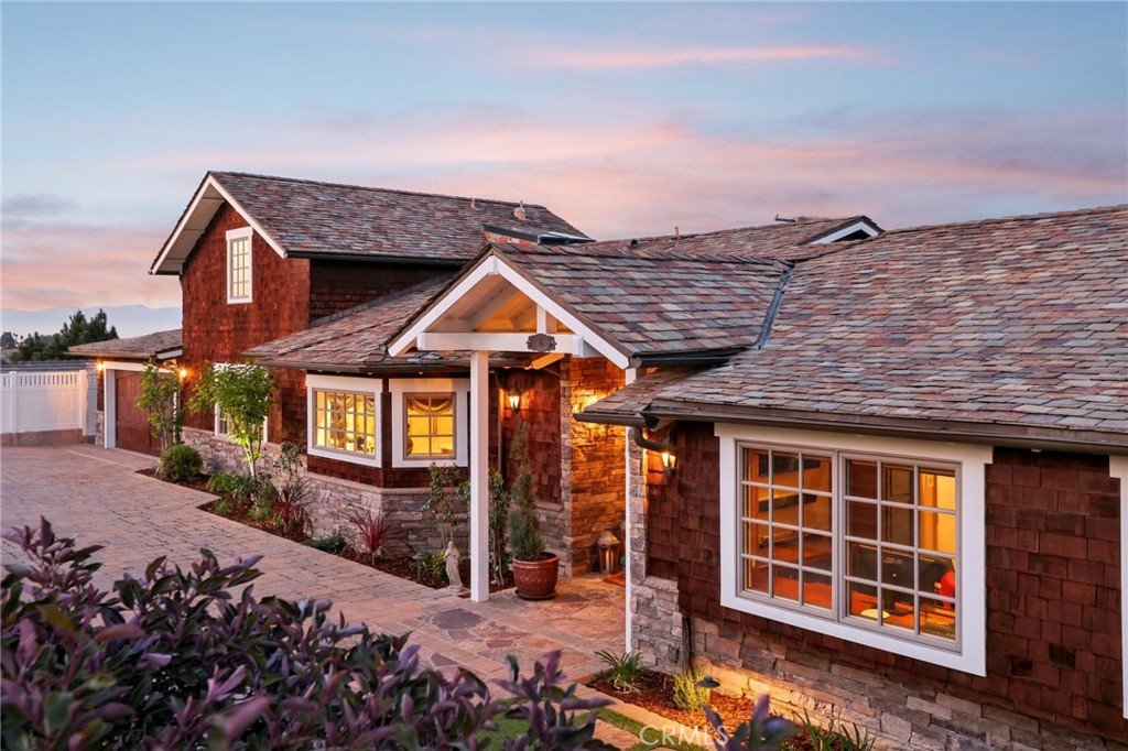 16 Saddle Road