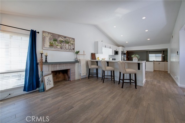 Detail Gallery Image 6 of 33 For 10444 Charleston Dr, Riverside,  CA 92503 - 4 Beds | 2 Baths