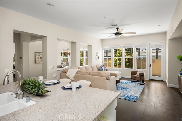 21270 Elda Cir, Huntington Beach CA: https://media.crmls.org/medias/ddc08918-c0c6-495a-b0b5-2a34cab3aa54.jpg