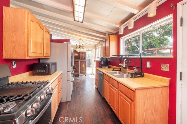 Detail Gallery Image 12 of 28 For 1114 E Lemon, Glendora,  CA 91741 - 4 Beds | 2 Baths