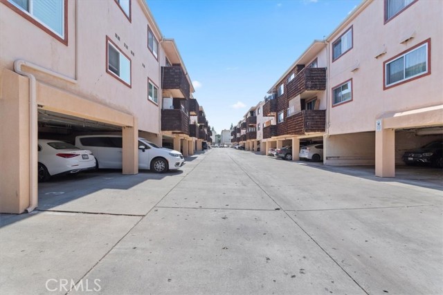 5403 Newcastle Avenue, Encino CA: https://media.crmls.org/medias/ddc0f3f4-706a-4543-9cdc-4f0491c7282e.jpg