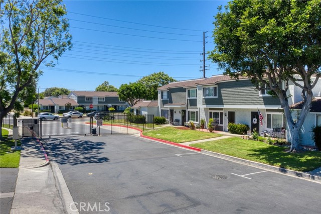 8515 Edgebrook Drive, Garden Grove CA: https://media.crmls.org/medias/ddc1480d-a711-46fb-8d58-f34fd20ff2cc.jpg