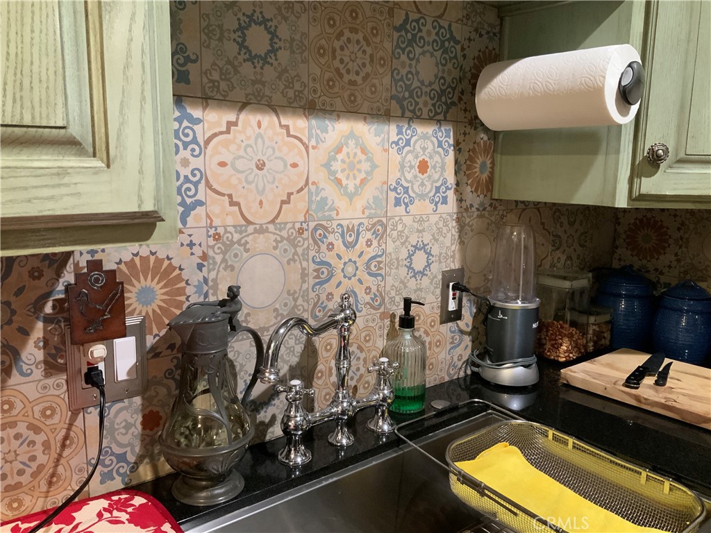 https://media.crmls.org/medias/ddc164f4-7248-4a1f-a636-fb4da5684a06.jpg?preset=X-Large