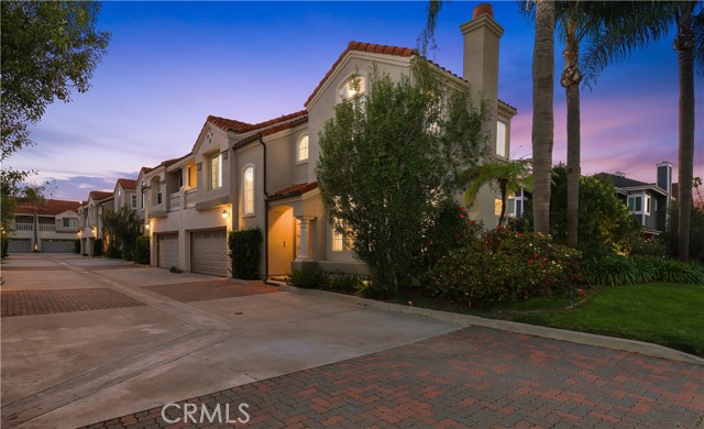 Detail Gallery Image 50 of 51 For 2421 E 16th #1,  Newport Beach,  CA 92663 - 4 Beds | 2/1 Baths