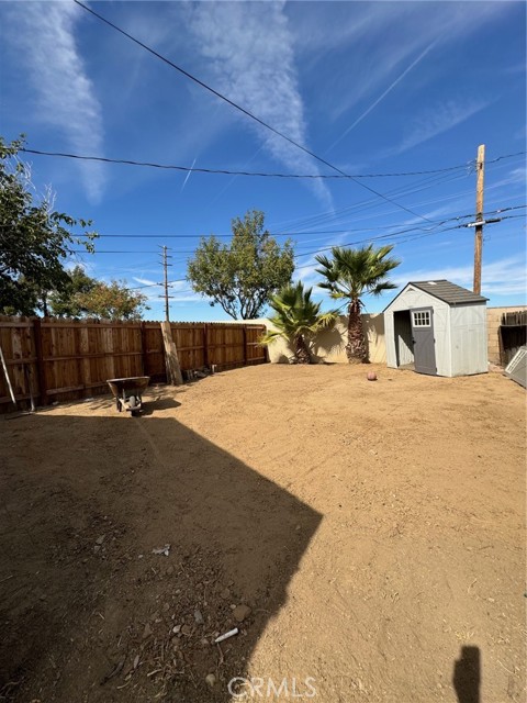 Detail Gallery Image 6 of 8 For 209 Pictorial St, Palmdale,  CA 93550 - 3 Beds | 3 Baths