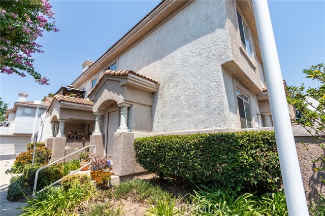 924 N Turner Avenue, Ontario CA: https://media.crmls.org/medias/ddc29a78-9d10-4667-9966-ffd1b5504842.jpg