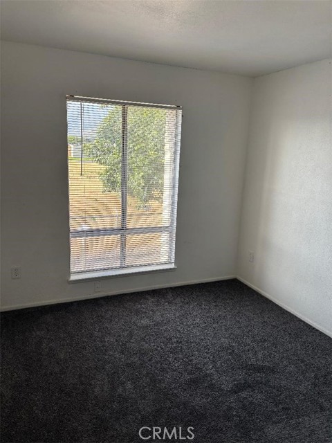 Detail Gallery Image 9 of 11 For 25180 5th St, San Bernardino,  CA 92410 - 3 Beds | 2/1 Baths