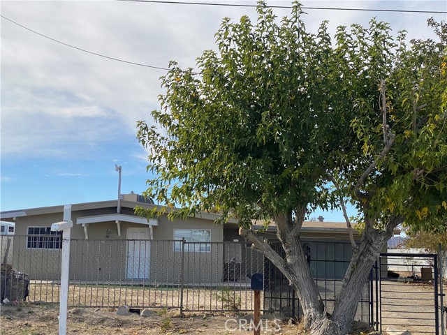 Detail Gallery Image 14 of 16 For 10380 Baker Rd, Lucerne Valley,  CA 92356 - 4 Beds | 2 Baths