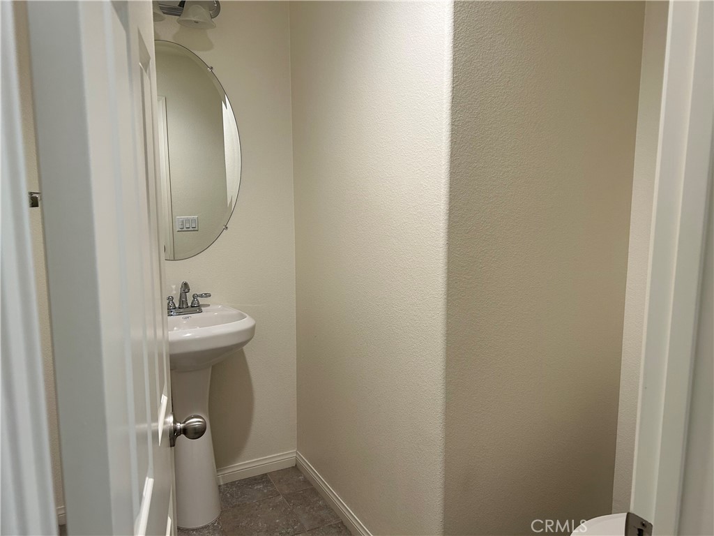 https://media.crmls.org/medias/ddc2be6b-a3dd-4559-9733-d7b4672e98ff.jpg?preset=X-Large