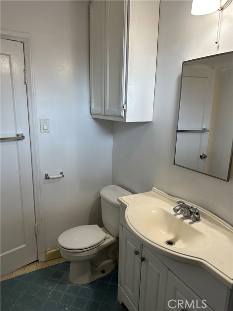 Bathroom1