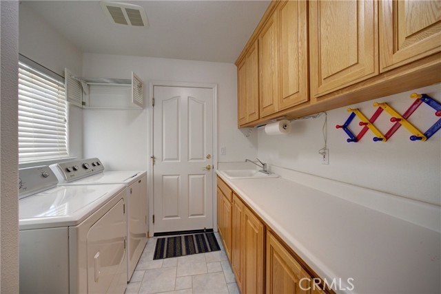 585 Red Tail Meadow Lane, Arroyo Grande CA: https://media.crmls.org/medias/ddc3d2ed-a3b4-4b18-860c-65160926d826.jpg