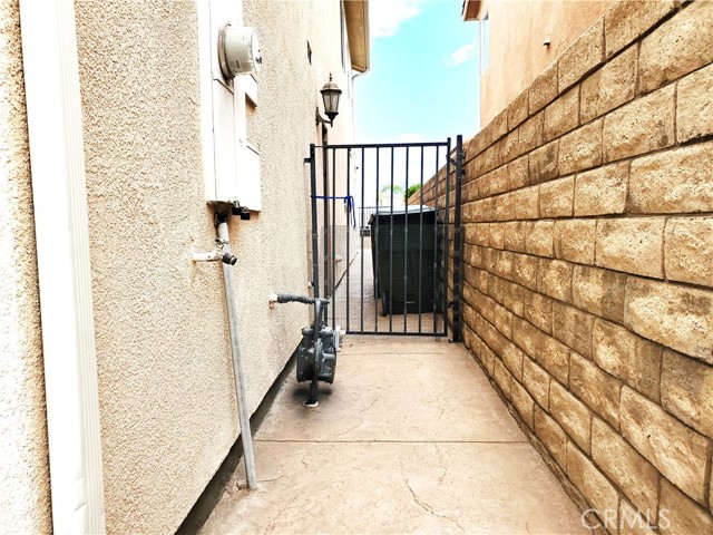 Detail Gallery Image 9 of 34 For 30160 Holmby Ct, Castaic,  CA 91384 - 4 Beds | 3 Baths