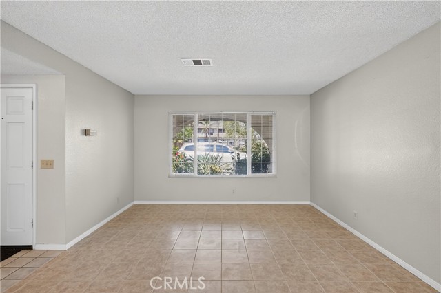 Detail Gallery Image 12 of 51 For 10728 Valley Dr, Riverside,  CA 92505 - 4 Beds | 2/1 Baths