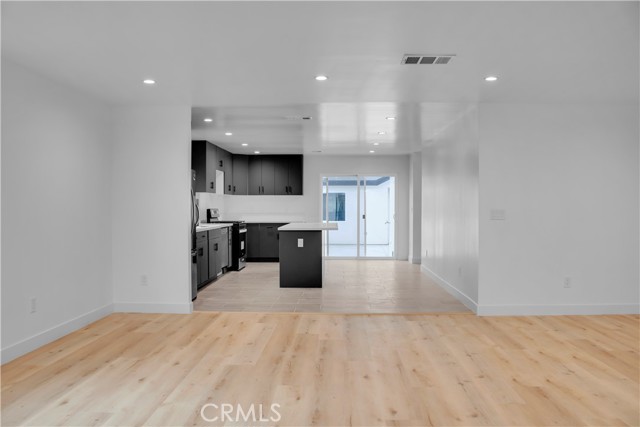 6513 San Miguel Street, Paramount CA: https://media.crmls.org/medias/ddc45e2f-8ca1-4270-89ee-94444799dc85.jpg