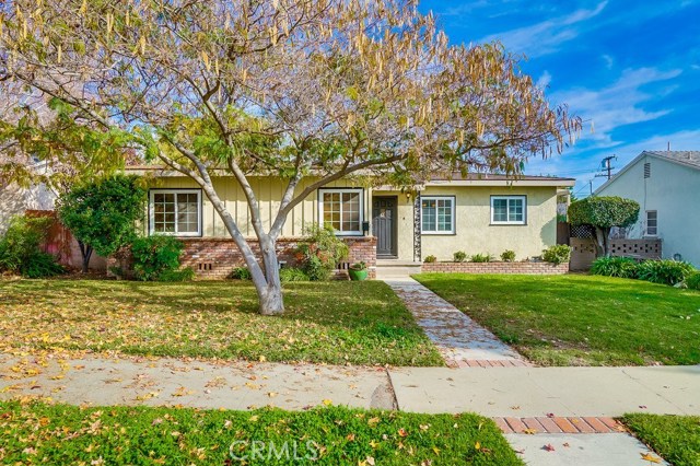 904 N 3rd Ave, Upland, CA 91786