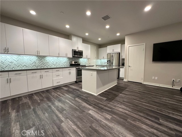 Detail Gallery Image 10 of 20 For 64 Jasmine, Lake Forest,  CA 92630 - 3 Beds | 2/1 Baths