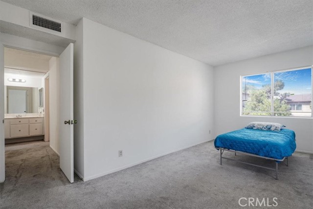 Detail Gallery Image 26 of 49 For 7320 Lennox Ave #L7,  Van Nuys,  CA 91405 - 2 Beds | 3 Baths