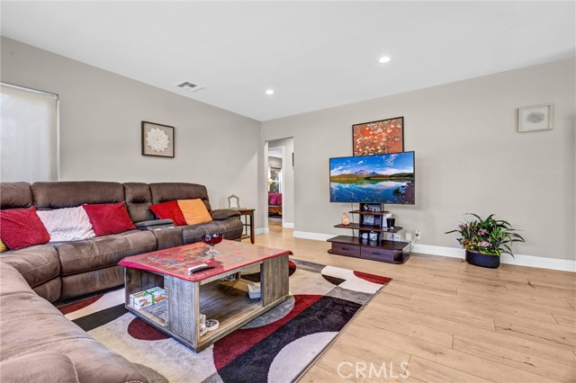 18026 Duncan Street, Encino CA: https://media.crmls.org/medias/ddc5bdc4-c01d-4a36-b2b8-afb18fb32fb7.jpg