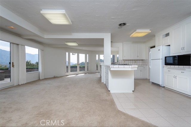 Detail Gallery Image 5 of 15 For 3975 Madison Rd, La Canada Flintridge,  CA 91011 - 4 Beds | 2/2 Baths