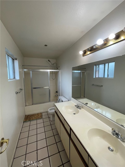 Detail Gallery Image 15 of 22 For 1575 S Reservoir St #H,  Pomona,  CA 91766 - 3 Beds | 3 Baths