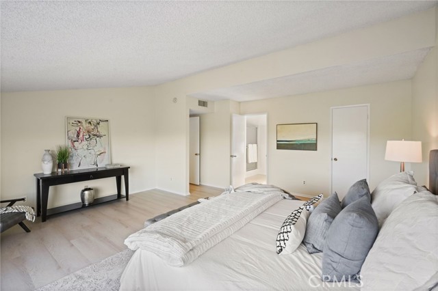 Detail Gallery Image 31 of 64 For 5932 Ellenview Ave, Woodland Hills,  CA 91367 - 5 Beds | 4 Baths