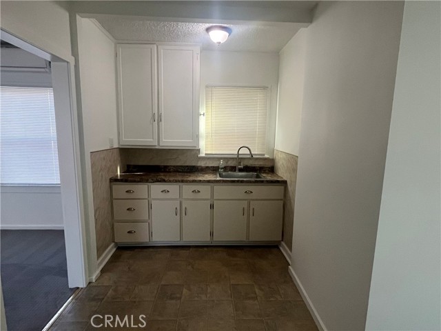 Detail Gallery Image 4 of 13 For 10326 Plainview Ave, Tujunga,  CA 91042 - 2 Beds | 1 Baths