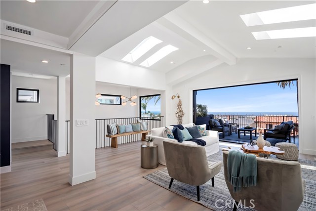 544 Helberta Avenue, Redondo Beach, California 90277, 4 Bedrooms Bedrooms, ,2 BathroomsBathrooms,Residential,Sold,Helberta,SB21084737