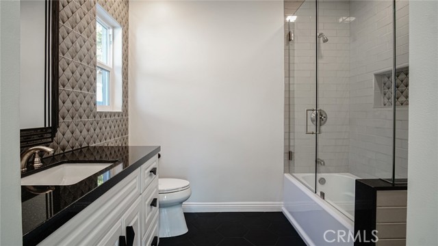 Detail Gallery Image 27 of 44 For 11165 Valley Spring, Studio City,  CA 91602 - 5 Beds | 5/1 Baths