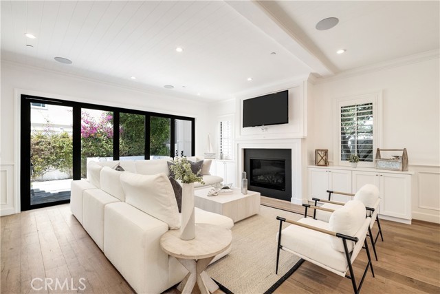 2001 Oak Avenue, Manhattan Beach, California 90266, 5 Bedrooms Bedrooms, ,5 BathroomsBathrooms,Residential,For Sale,Oak,SB25183354