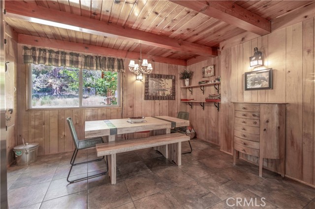 Detail Gallery Image 9 of 29 For 42730 Sonoma Dr, Big Bear Lake,  CA 92315 - 3 Beds | 3 Baths