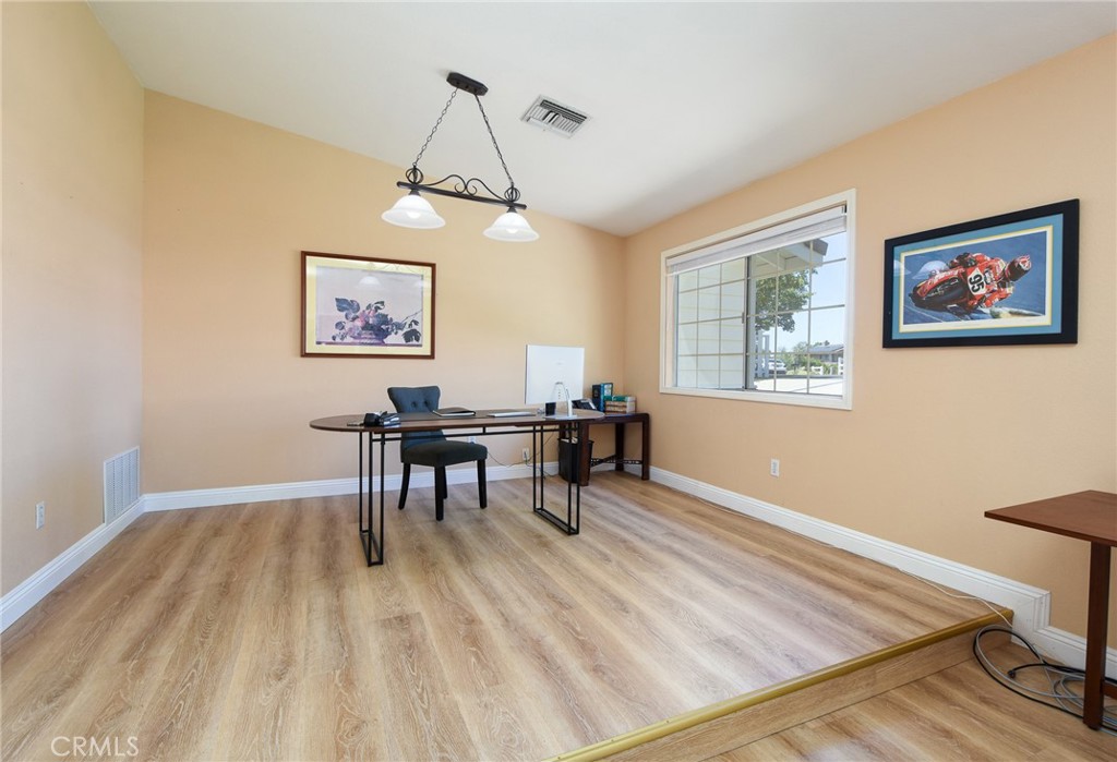 MLS #OC25098345 img 26