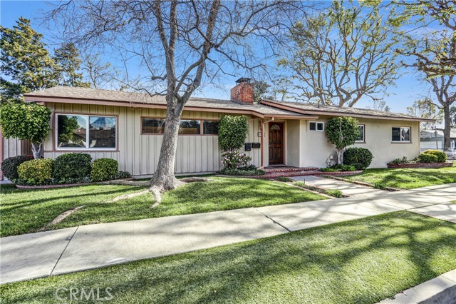 Detail Gallery Image 2 of 25 For 5906 Colbath, Valley Glen,  CA 91401 - 3 Beds | 2 Baths