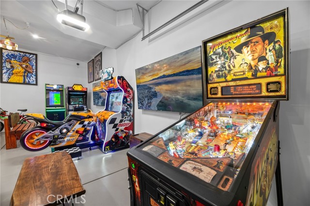807 Cameron Drive, Big Bear Lake, CA 92315