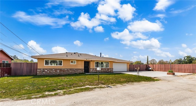 12610 Serrano Drive, Yucaipa CA: https://media.crmls.org/medias/ddcd221f-853f-4199-8385-4c9e31fb23a1.jpg