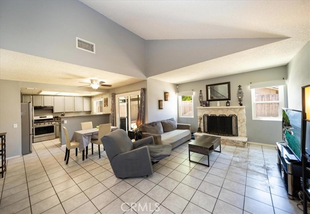 Detail Gallery Image 7 of 27 For 25167 Wendy Way, Moreno Valley,  CA 92551 - 3 Beds | 2/1 Baths